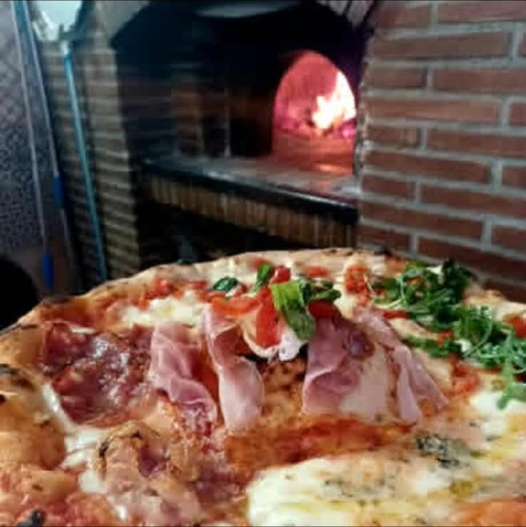 Fantasia dello Chef (Prosciutto crudo, rucola e salame piccante)
